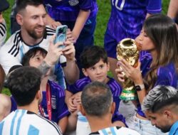Intip Momen Lionel Messi Rayakan Kemenangan Argentina Bersama Istri dan Tiga Putranya