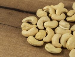 6 Manfaat Makan Kacang Mete, Salah Satunya Menurunkan Berat Badan