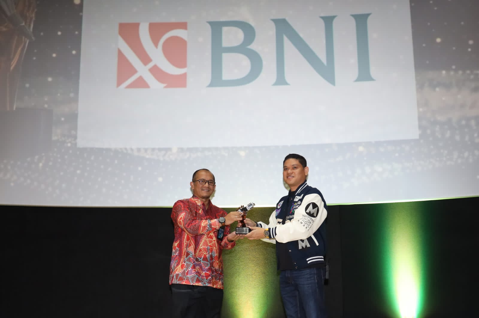 BNI Sabet Penghargaan Marketeers OMNI Brands of the Year 2023