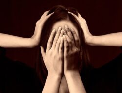 Apakah Stres Memicu Sakit Kepala Migrain? Ini Penjelasannya