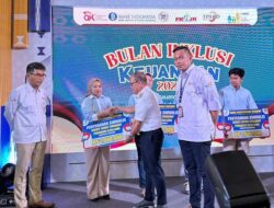Pj Bupati Konawe Serahkan Bantuan Modal BPR Bahteramas untuk 100 Pedagang Kaki Lima