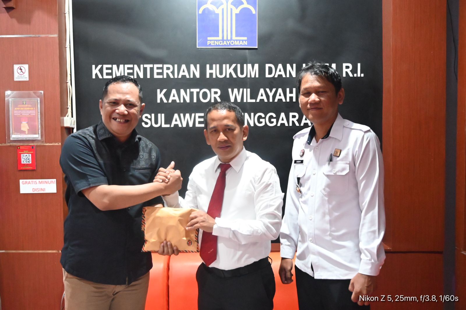 Kadin Sultra Beri Bantuan Dana Pembuatan PNBP pada Kemenkumham 1 Kadin Sultra Beri Bantuan Dana Pembuatan PNBP pada Kemenkumham