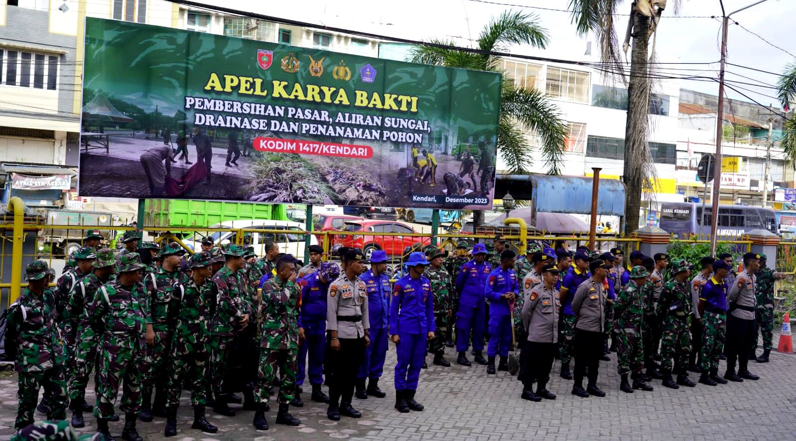 Antisipasi Banjir dan Wabah Penyakit, Kodim Kendari Gelar Karya Bakti Pembersihan Pasar 1 Antisipasi Banjir dan Wabah Penyakit, Kodim Kendari Gelar Karya Bakti Pembersihan Pasar