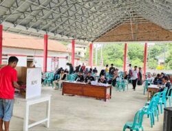 KPU Mubar Gelar Simulasi Pemungutan dan Penghitungan Suara di TPS 1 Desa Wapae Jaya