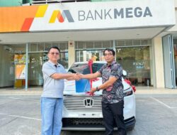 Pengusaha Asal Kendari Dapat Hadiah Utama Mobil dari Arisan Bank Mega Se-Indonesia