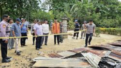 Kunjungi Korban Kebakaran di Desa Suka Damai, Pj Bupati Mubar Perintahkan BPBD dan Dinsos Segera Serahkan Bantuan