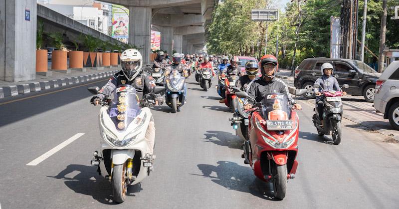Gathering Nasional Honda PCX Club Indonesia Berlangsung Meriah di Makassar