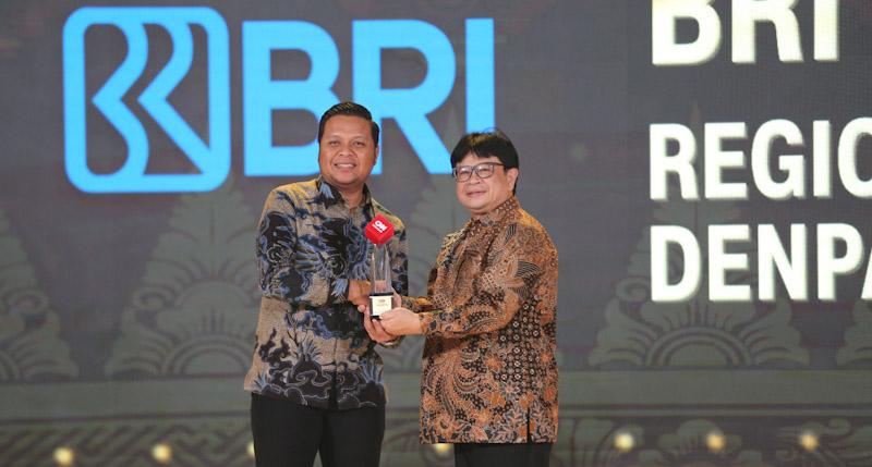 Punya Peran Besar di Bidang Ekonomi dan Sosial, BRI Raih Dua Penghargaan di CNN Indonesia Awards Bali 2024
