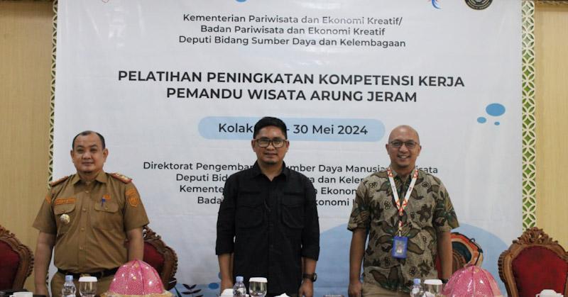 Kemenparekraf Perkuat Kompetensi 30 Orang Pemandu Wisata Arung Jeram di Sultra 3 Kemenparekraf Perkuat Kompetensi 30 Orang Pemandu Wisata Arung Jeram di Sultra