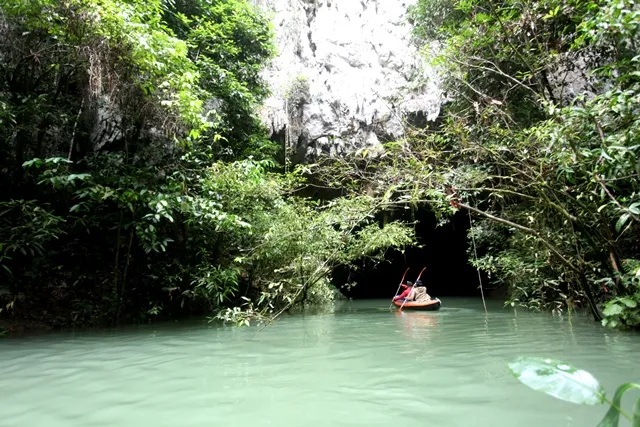 Karst Matarombeo, Keanekaragaman hayati Matarombeo, Situs purba Karst Matarombeo, Wisata minat khusus Matarombeo, Sungai di Karst Matarombeo, Terowongan gua Matarombeo, Air terjun Padantaumo, Perahu katinting, Begonia Matarombeo, Spesies baru Begonia, Naturevolution Matarombeo, Eksplorasi Karst Matarombeo, Sejarah Gua Tengkorak Matarombeo, Lukisan purba Matarombeo, Geowisata Matarombeo, Penelitian di Karst Matarombeo, Akses ke Karst Matarombeo, Keindahan alam Matarombeo, Konawe Utara, Sulawesi Tenggara