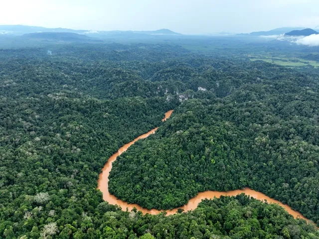 Karst Matarombeo, Keanekaragaman hayati Matarombeo, Situs purba Karst Matarombeo, Wisata minat khusus Matarombeo, Sungai di Karst Matarombeo, Terowongan gua Matarombeo, Air terjun Padantaumo, Perahu katinting, Begonia Matarombeo, Spesies baru Begonia, Naturevolution Matarombeo, Eksplorasi Karst Matarombeo, Sejarah Gua Tengkorak Matarombeo, Lukisan purba Matarombeo, Geowisata Matarombeo, Penelitian di Karst Matarombeo, Akses ke Karst Matarombeo, Keindahan alam Matarombeo, Konawe Utara, Sulawesi Tenggara