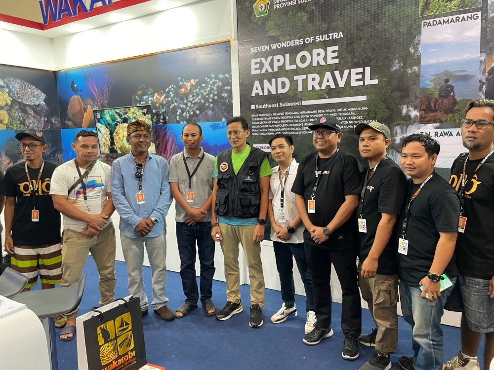 Sandiaga Uno Apresiasi Operator Wisata Ketika Kunjungi Stan Provinsi Sultra