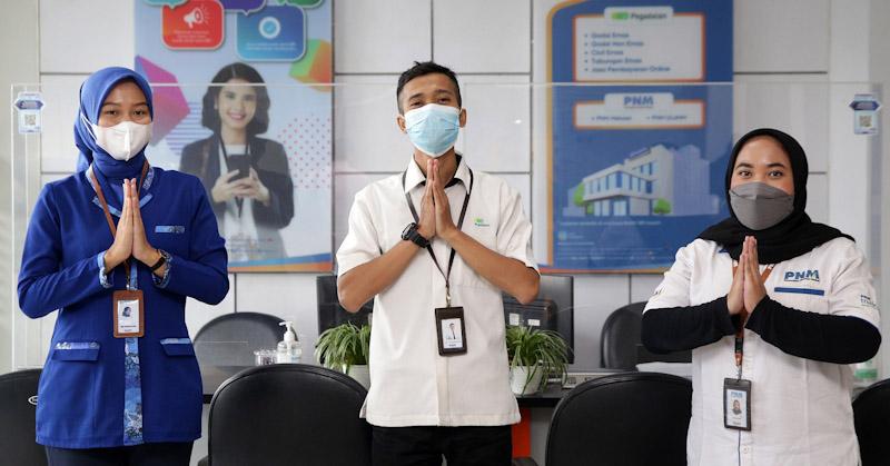 Cerita Neneng, Penjual Kue dan Baju di Pasar Rebo Kini Bisa Menopang Perekonomian Keluarga Berkat Holding Ultra Mikro BRI 1 Cerita Neneng, Penjual Kue dan Baju di Pasar Rebo Kini Bisa Menopang Perekonomian Keluarga Berkat Holding Ultra Mikro BRI