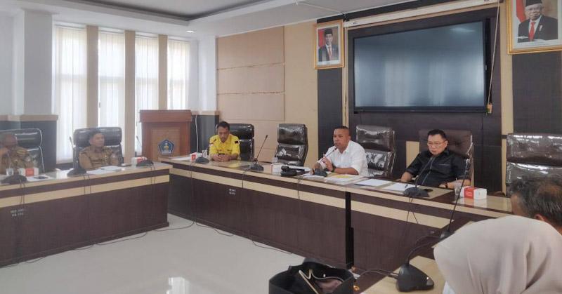 Pelayanan Disoroti, Dewan Minta Kinerja RSUD Kendari Dievaluasi 1 Pelayanan Disoroti, Dewan Minta Kinerja RSUD Kendari Dievaluasi