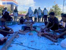 KSOP Kendari Distribusikan 300 Paket Daging Kurban untuk Masyarakat Bungkutoko