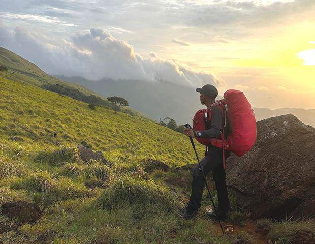 Melihat Keindahan Pulau Kabaena dari Puncak Gunung Sabampolulu