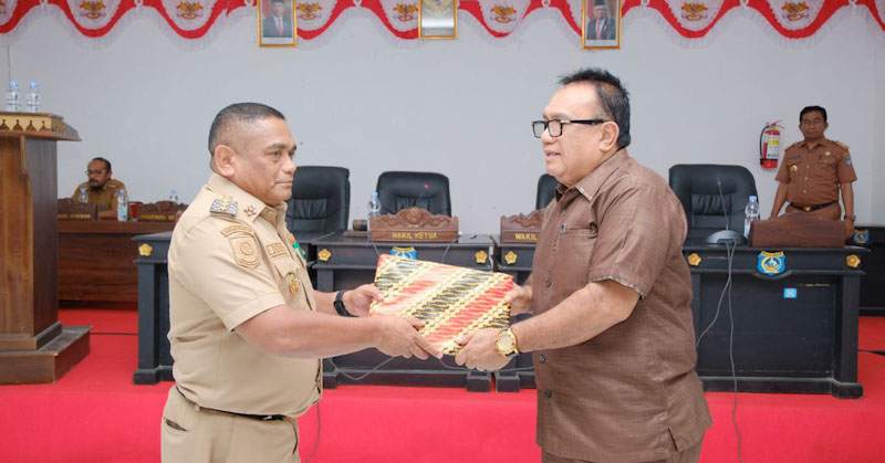 Paripurna Terkait Pembangunan Muna Barat 20 Tahun ke Depan, Para Kepala OPD Malah Tak Hadir 1 Paripurna Terkait Pembangunan Muna Barat 20 Tahun ke Depan, Para Kepala OPD Malah Tak Hadir