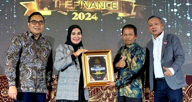 BPR Bahteramas Kolaka Diganjar Penghargaan Bintang 5 Kategori Top BPR Beraset di Atas Rp35 Miliar 1 BPR Bahteramas Kolaka Diganjar Penghargaan Bintang 5 Kategori Top BPR Beraset di Atas Rp35 Miliar