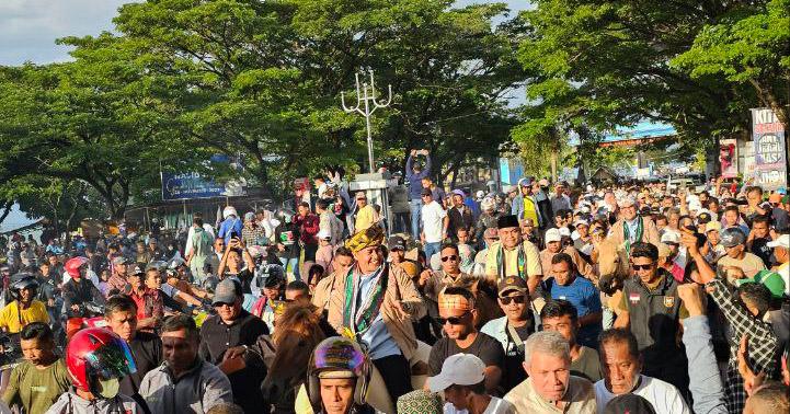 Ribuan Masyarakat dan Simpatisan Hadiri Deklarasi Rajiun-Purnama di Tugu Jati 1 Ribuan Masyarakat dan Simpatisan Hadiri Deklarasi Rajiun-Purnama di Tugu Jati