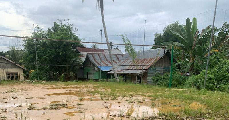 Lapangan Atlet Voli di Punggolaka Tertimbun Lumpur akibat Banjir, Jadwal Latihan Berhenti 1 Lapangan Atlet Voli di Punggolaka Tertimbun Lumpur akibat Banjir, Jadwal Latihan Berhenti