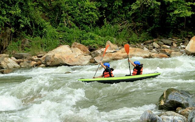 Menguji Adrenalin di Wisata Arung Jeram Tinukari 4 Menguji Adrenalin di Wisata Arung Jeram Tinukari