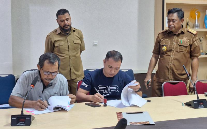 Pemprov Sultra Tanda Tangani Kontrak Rp24,77 Miliar untuk Tiga Ruas Jalan