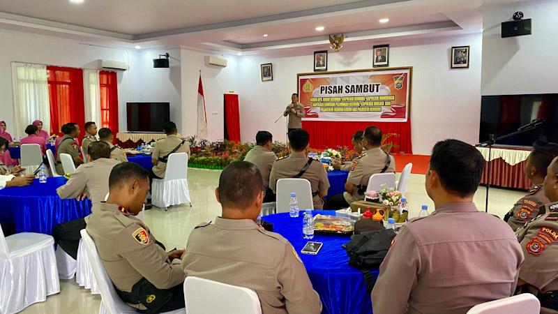Enam PJU Lingkup Polresta Kendari Resmi Berganti 1 Enam PJU Lingkup Polresta Kendari Resmi Berganti