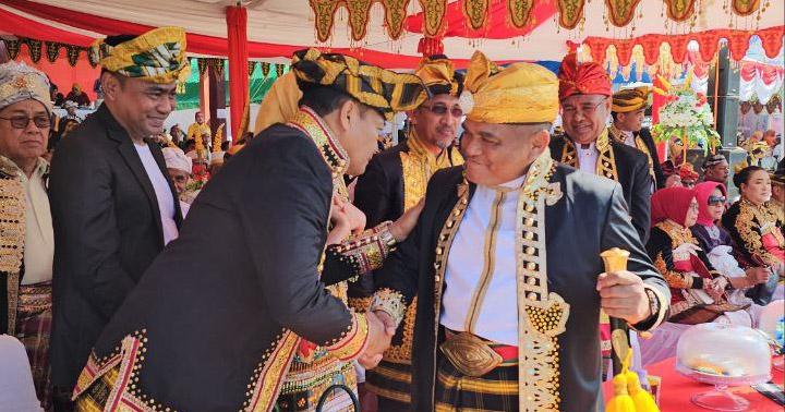 Rajiun Tumada Hadiri Upacara HUT ke-10 Muna Barat 1 Rajiun Tumada Hadiri Upacara HUT ke-10 Muna Barat