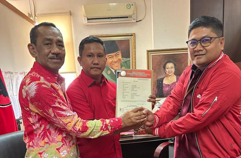 Usai Partai Demokrat, La Ode Darwin dan Ali Basa Kembali Kantongi Rekomendasi B1-KWK dari PDIP 1 Usai Partai Demokrat, La Ode Darwin dan Ali Basa Kembali Kantongi Rekomendasi B1-KWK dari PDIP