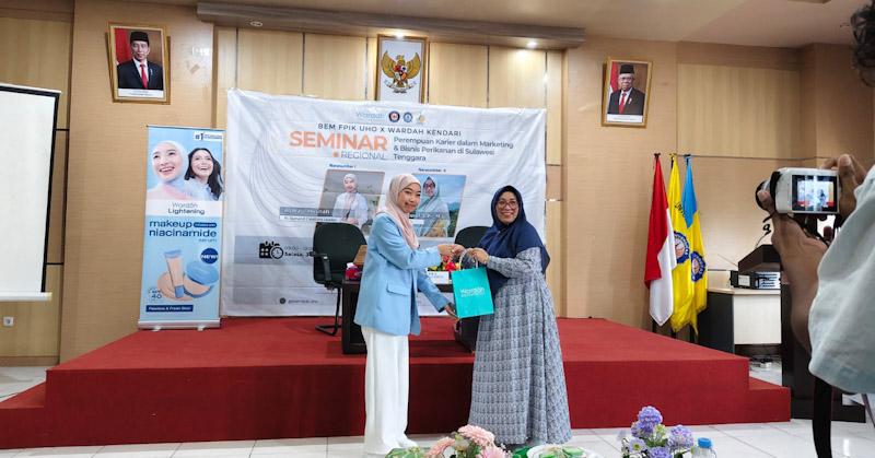 BEM FPIK UHO Bersama Wardah Gelar Seminar Regional Marketing dan Bisnis