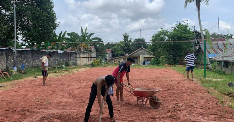 Lapangan Atlet Voli di Punggolaka Tertimbun Lumpur akibat Banjir, Jadwal Latihan Berhenti 3 Lapangan Atlet Voli di Punggolaka Tertimbun Lumpur akibat Banjir, Jadwal Latihan Berhenti