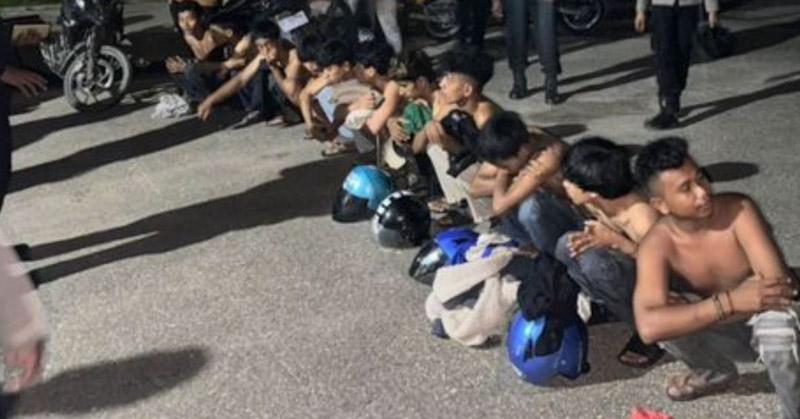 Hendak Tawuran, 12 Remaja Bersajam di Kendari Diamankan Polisi 1 Hendak Tawuran, 12 Remaja Bersajam di Kendari Diamankan Polisi