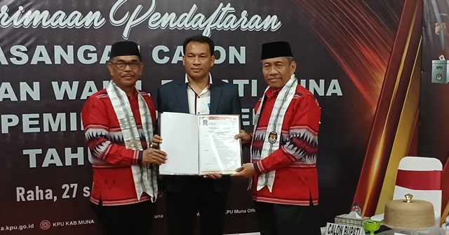 Lima Paslon Resmi Mendaftar, Siap Bertarung di Pilkada Muna 2024 1 Lima Paslon Resmi Mendaftar, Siap Bertarung di Pilkada Muna 2024