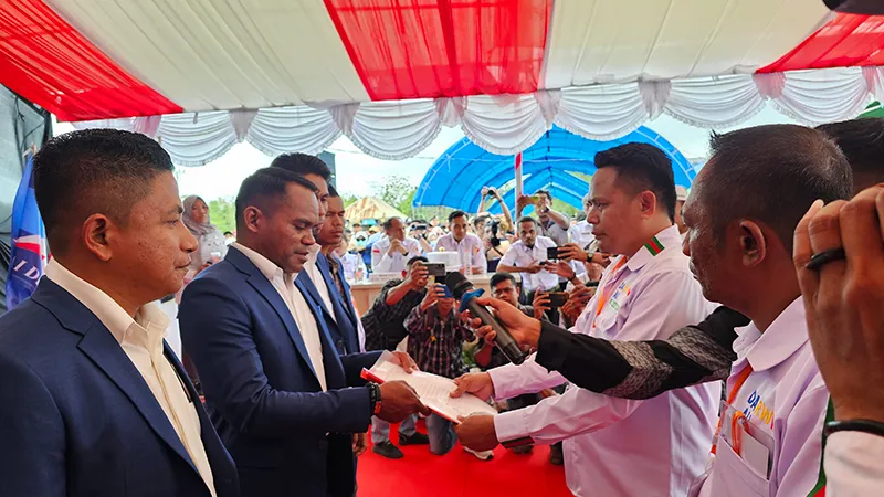 La Ode Darwin - Ali Basa Resmi Daftar di KPU Muna Barat