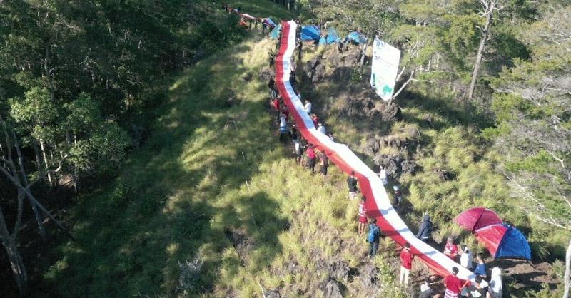 BKSDA Sultra Bentangkan Bendera Merah Putih Sepanjang 79 Meter di Kawasan Konservasi Suaka Margasatwa Lambusango 1 BKSDA Sultra Bentangkan Bendera Merah Putih Sepanjang 79 Meter di Kawasan Konservasi Suaka Margasatwa Lambusango