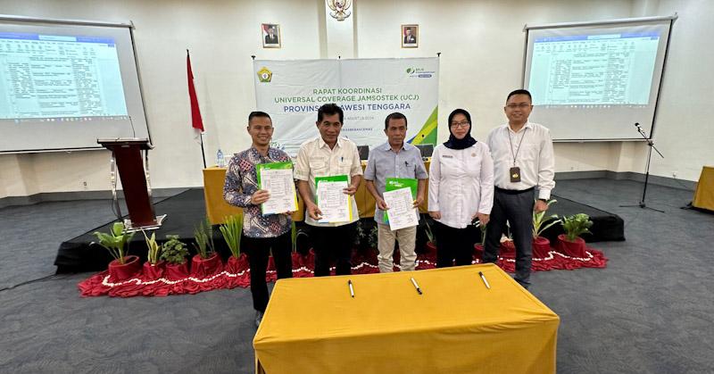 Optimal Kepesertaan Jamsostek, BPJS Ketenagakerjaan Teken MoU dengan 17 Daerah di Sultra 1 Optimal Kepesertaan Jamsostek, BPJS Ketenagakerjaan Teken MoU dengan 17 Daerah di Sultra