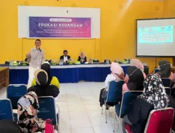 OJK Sultra dan BPR Bahteramas Konsel Edukasi Pemahaman Keuangan Warga Tinanggea