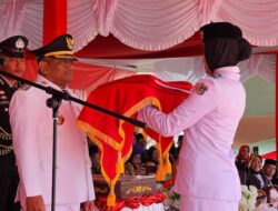 Upacara HUT ke-79 RI, Pj Bupati Mubar Ajak Bergotong-royong Membangun Daerah