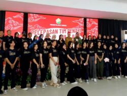 Pempov Sultra Lepas Tim Penari Kolosal Lulo Alu untuk Tampil di Istana Negara