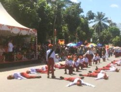 Totalitas Ikut Lomba HUT RI, Peserta Gerak Jalan di Kendari Sampai Baring di Aspal