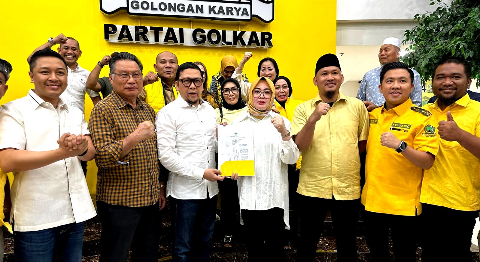 DPP Golkar Usung Siska-Sudirman di Pilwali Kendari, Kader Tersingkir 1 DPP Golkar Usung Siska-Sudirman di Pilwali Kendari, Kader Tersingkir