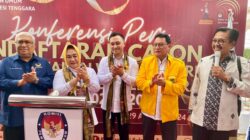 Tina-Ikhsan Daftar di KPU, Didampingi Mantan Gubernur Nur Alam dan Ali Mazi