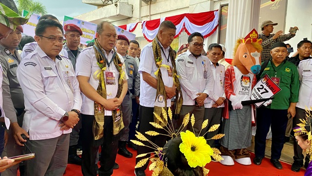 Ruksamin-Sjafei Paslon Penutup, 4 Kandidat Siap Berebut Kursi Gubernur Sultra 1 Ruksamin-Sjafei Paslon Penutup, 4 Kandidat Siap Berebut Kursi Gubernur Sultra