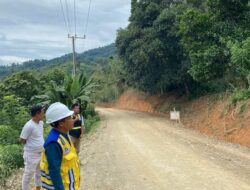 Pemkab Koltim Mulai Aspal Ruas Jalan Solewatu-Wesalo