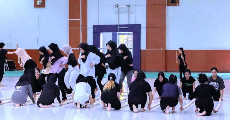 Tarian Sultra Kembali Semarakkan HUT RI di Istana Negara, Kali Ini Tampilkan Tari Lulo Alu 3 Tarian Sultra Kembali Semarakkan HUT RI di Istana Negara, Kali Ini Tampilkan Tari Lulo Alu