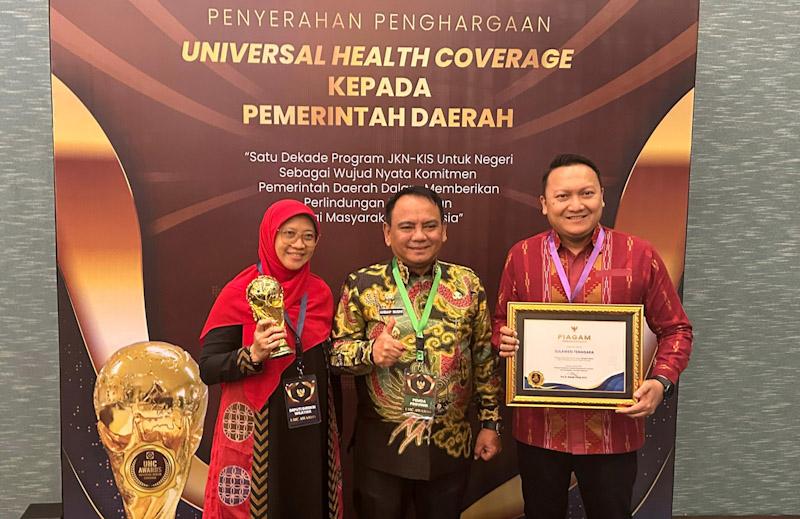 Kepesertaan JKN Lebih dari 98 Persen, Sultra Diganjar Penghargaan UHC Utama 1 Kepesertaan JKN Lebih dari 98 Persen, Sultra Diganjar Penghargaan UHC Utama