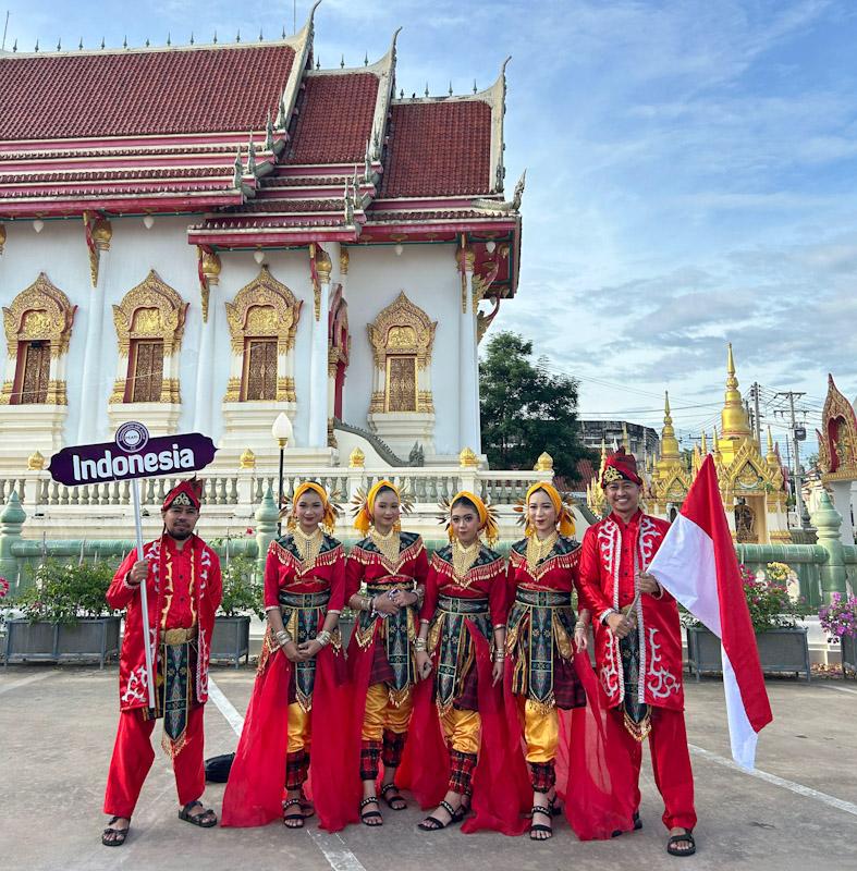 Tiga Tarian Asal Sultra Ditampilkan di International Pearl Festival Thailand 1 Tiga Tarian Asal Sultra Ditampilkan di International Pearl Festival Thailand