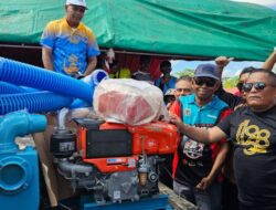 Pj Bupati Mubar Serahkan Bantuan 45 Unit Mesin Pompa Air kepada Kelompok Tani