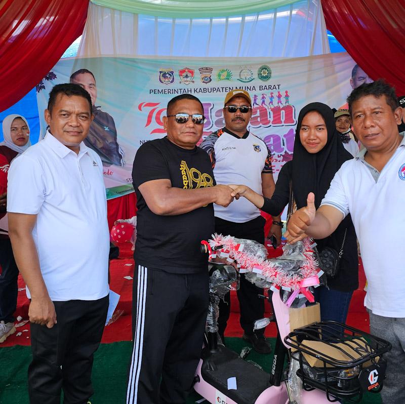 Meriahkan HUT RI, Pemkab Mubar Gelar Jalan Sehat dan Siapkan Hadiah Doorprize 3 Meriahkan HUT RI, Pemkab Mubar Gelar Jalan Sehat dan Siapkan Hadiah Doorprize