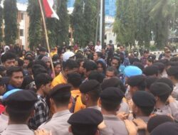 Tolak Revisi UU Pilkada, Mahasiswa di Kendari Kembali Datangi Kantor DPRD Sultra